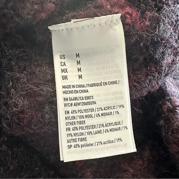 American Eagle Outfitters women's size medium v-neck sweater - Picture 4 of 4